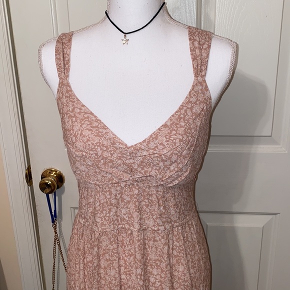 Beautiful open back dress - Picture 6 of 13